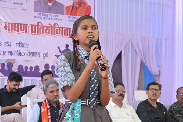  मेरे सपनों का भारत&rsquo; में विद्यार्थियों ने रंगों और विचारों से उकेरी विकसित भारत की तस्वीर