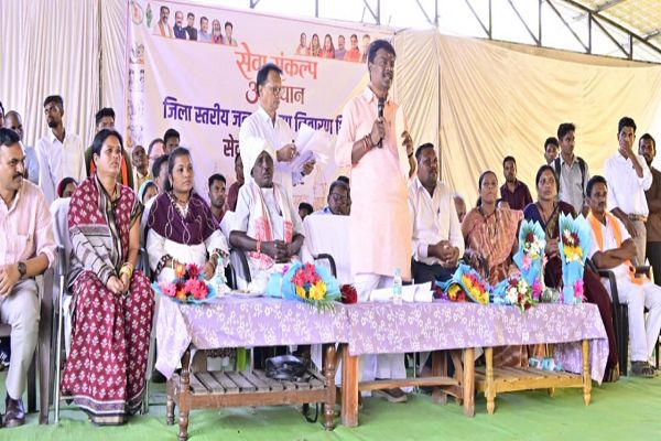 सेवा संकल्प अभियान : शासन की योजनाओं का लाभ अंतिम व्यक्ति तक पहुंचाएं : वन मंत्री श्री केदार कश्यप