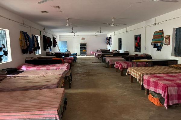अबूझमाड़ में बदलाव की नई इबारत: जहां 15 साल रहा सुरक्षा कैंप, अब वहीं संवर रहा आदिवासी बच्चों का भविष्य