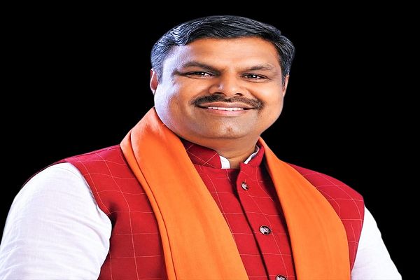शिक्षा मंत्री के निर्देश पर विद्यार्थियों को बड़ी राहत, अब जरूरी दस्तावेजों के लिए नहीं लगाने पड़ेंगे चक्कर
