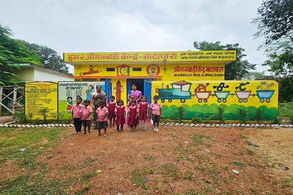 सेवा की कहानी : वीबी जी राम जी से भाटापारा आंगनबाड़ी केंद्र को मिला अपना भवन, किराए के दो कमरों से सुविधायुक्त आंगनबाड़ी तक पहुंचा सफर