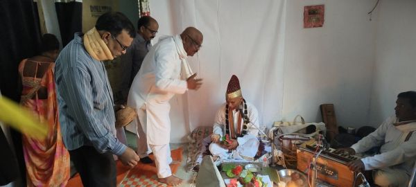  विधायक भोलाराम साहू  दशगात्र एवं चौका आरती कार्यक्रम मे शामिल हुए , शोकाकुल परिवार को बंधाया ढांढस