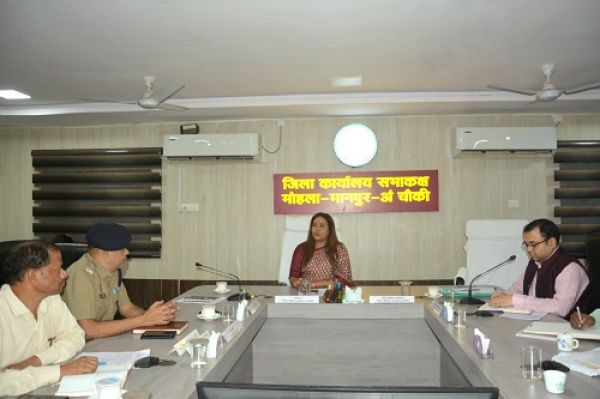 सेवा ज्योति कलश यात्रा की तैयारियों को लेकर कलेक्टर ने ली बैठक