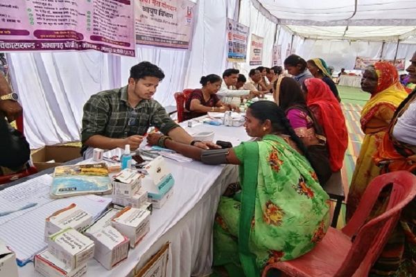 दाऊटोला में सेवा संकल्प अभियान अंतर्गत सेवा सेतु अभियान का कलस्टर स्तरीय शिविर आयोजित