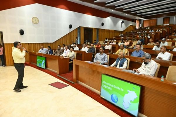 हैंडलूम-हैंडीक्राफ्ट उत्पादों को वैश्विक बाजार से जोड़ने निर्यात संवर्धन कार्यशाला आयोजित