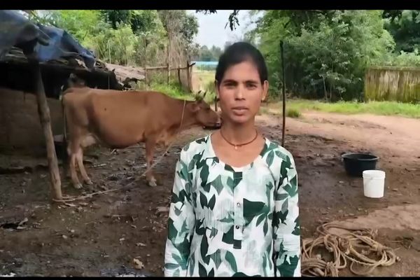 सेवा संकल्प अभियान : सेवा की कहानीः डेयरी व्यवसाय से संध्या बनीं आत्मनिर्भर, दूध की बिक्री से हर महीने हो रही 15 हजार रुपये की बचत