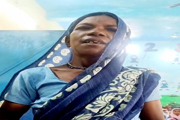 सेवा की कहानी: महतारी वंदन योजना से बिरहोर समुदाय की कमला बाई के घर में जल रहा उम्मीदों का चूल्हा