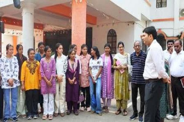 बीजापुर की पांच बेटियों को मिला रोजगार का अवसर, राज्य स्तरीय रोजगार मेले में मिली बड़ी सफलता