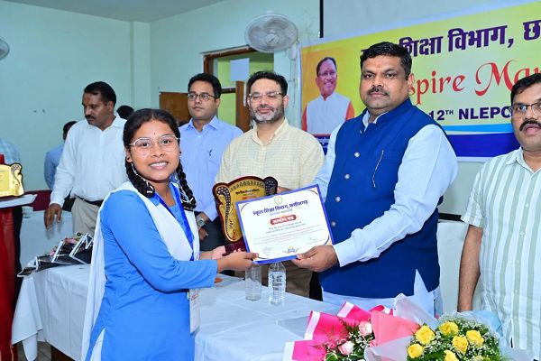 शिक्षा मंत्री ने इंस्पायर मानक में चयनित 40 प्रतिभागियों का किया सम्मान