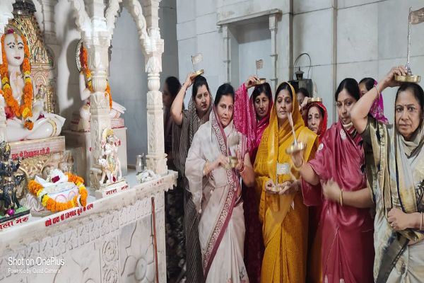 जैन दादाबाड़ी में अमावस्या को विश्वशांति हेतु दादागुरुदेव की बड़ी पूजा