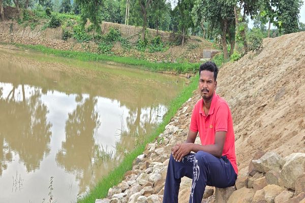  तालाब गहरा हुआ, गांव की उम्मीदें भी हुईं मजबूत