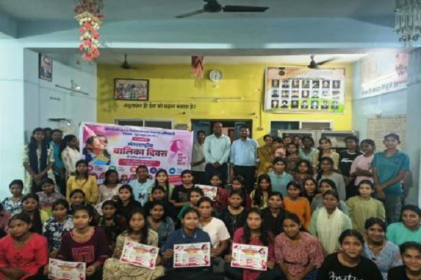 अंतरराष्ट्रीय बालिका दिवस पर बेटियों की कल्पनाओं ने भरे रंग, शिक्षा-सुरक्षा और समानता का दिया संदेश