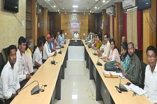 जिले में उद्योगों और रोजगार को मिलेगी रफ्तार: स्थानीय उत्पादों के प्रसंस्करण व निर्यात पर कलेक्टर का जोर