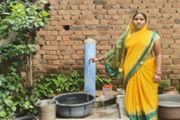 सेवा संकल्प अभियान : जल जीवन मिशन से बदली रेखा देवी की जिंदगी, घर तक पहुंचा स्वच्छ पेयजल तो दूर हुई वर्षों पुरानी परेशानी