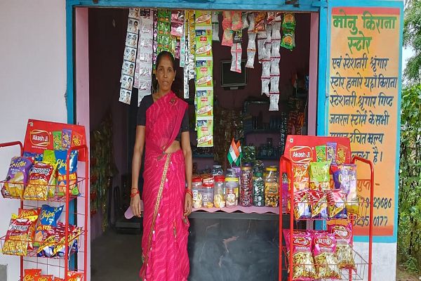  हाट-बाजार से अपनी दुकान तक, बिहान ने अनीता को दिखाई आत्मनिर्भरता की राह&rsquo;