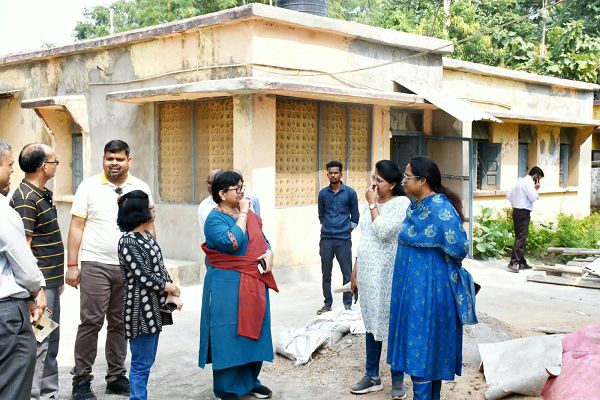  जिला एवं सत्र न्यायाधीश एवं कलेक्टर ने न्यायालयीन अधिकारियों-कर्मचारियों की आवासीय कॉलोनी के लिए प्रस्तावित स्थलों का किया निरीक्षण