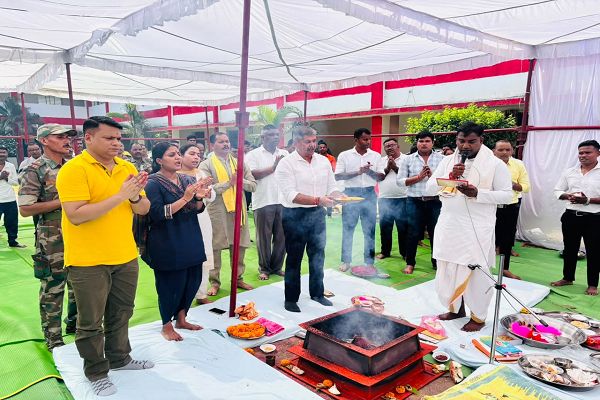  *विजयदशमी के पावन अवसर पर पुलिस लाइन गरियाबंद में हुआ पारंपरिक शस्त्र पूजन*