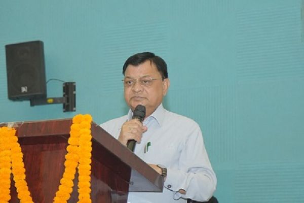 भ्रामक सूचनाओं से बचें युवा, विकसित भारत के निर्माण में निभाएं सक्रिय भूमिका : लखन लाल देवांगन