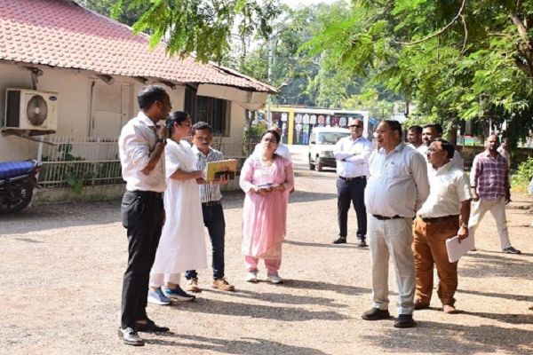 सचिव लोक निर्माण विभाग ने डोंगरगांव के पुराने विश्राम गृह का किया निरीक्षण