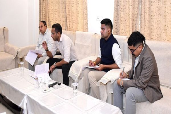 लोक निर्माण विभाग के सचिव ने निर्माण कार्यों की प्रगति की समीक्षा की