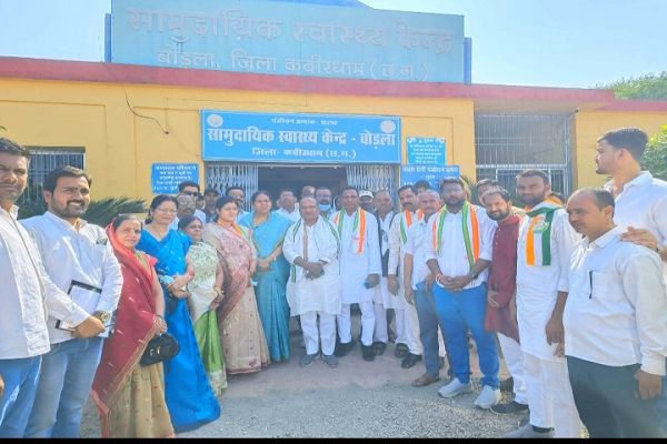  * *कांग्रेस की 7 सदस्यीय जांच टीम ने किया नंदनी कुमान गांव व स्वास्थ्य केंद्र का निरीक्षण**  -नंदनी कुमान में कुपोषण से 5 बच्चों की मौत का मामला-