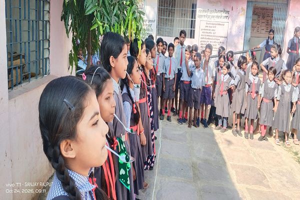  ग्राम झाफल प्राथमिक शाला में आओ बने इंसान कार्यक्रम आयोजित 
