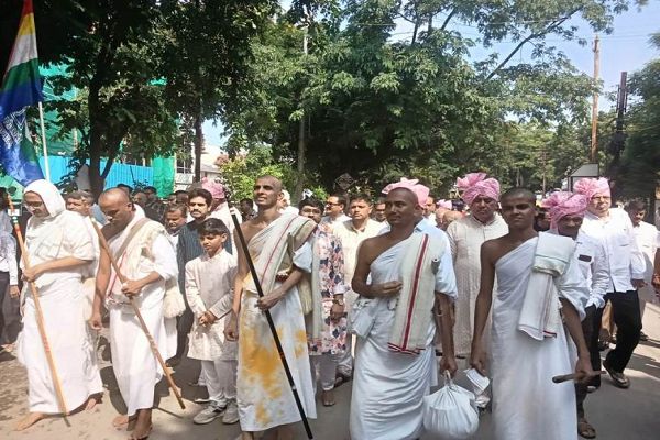 विवेकानंद नगर से टैगोर नगर तक भक्तिमय वातावरण, 6 स्थानों पर चैत्य वंदन