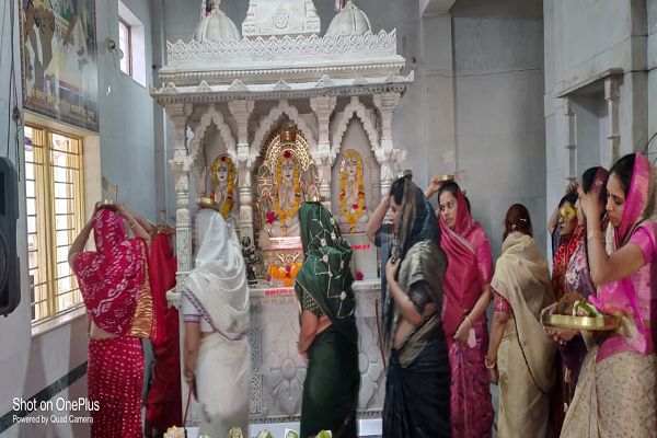 शरद पूर्णिमा पर दादागुरुदेव का महापूजन, सैकड़ों भक्तों ने भाग लिया