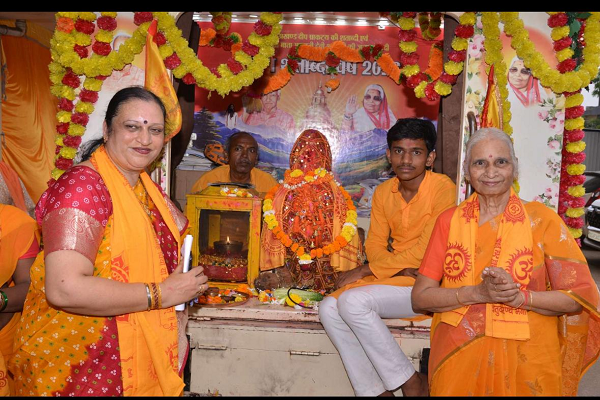  शांतिकुंज, हरिद्वार से शक्ति कलश रथ का भव्य स्वागत अवंती एलीगेंस परिसर में