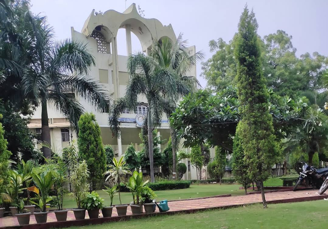 पं . रविशंकर शुक्ल अपडेट इस बार कॉलेजों में क्षमता से ज्यादा परीक्षा फार्म , अब प्राइवेट के सेंटर बदलेंगे, अप्रैल के पहले हफ्ते में हो सकती है परिक्षा, सोमवार तक जारी हो सकते है, समय सारिणी....