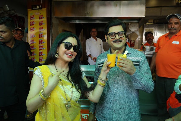  नये-नये फूड्स को चखने के अपने अनुभव बता रहे हैं टेलीविजन कलाकार!