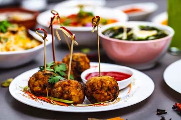 पश्चिम बंगाल में सबसे ज्यादा लोग खाते है नॉनवेज, देखें क&zwj;ितने राज्यों में क&zwj;ितने लोग मांसाहारी 