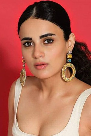 सोने से पहले 'अंग्रेजी मीडियम' एक्ट्रेस Radhika Madan जरूर करती हैं ये काम, जान लेंगे तो हो सकता है फायदा
