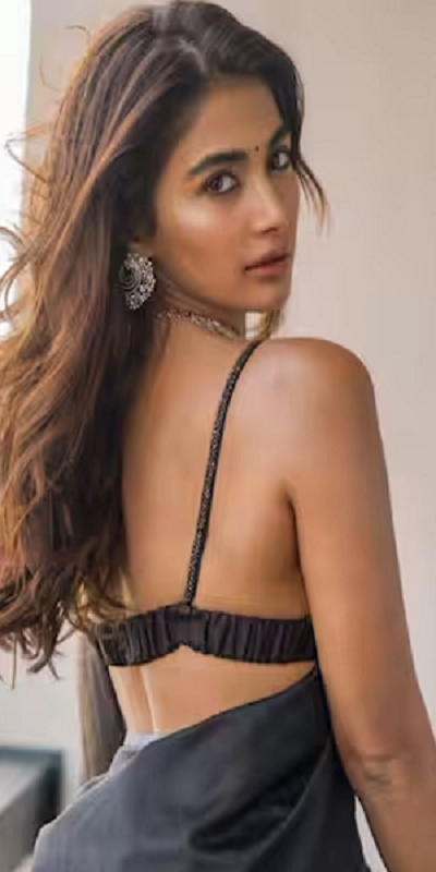  बैकलेस ब्लाउज में 'देवा' एक्ट्रेस Pooja Hegde, अदाओं ने लूटा फैंस का दिल