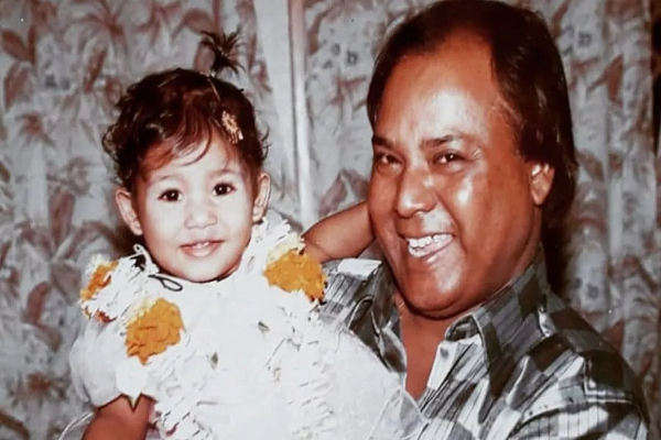 पिता Mohammed Aziz की तरह सुरों की सरताज है बेटी, ए आर रहमान से सीखा गायकी का हुनर