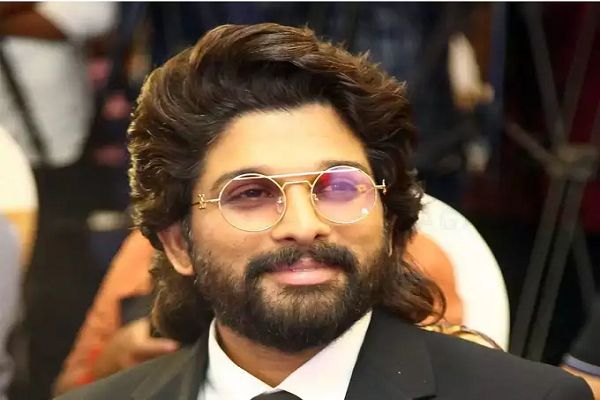 अल्लू अर्जुन को हाई कोर्ट से बड़ी राहत, आचार संहिता उल्लंघन मामले में कार्यवाही पर लगी रोक, फैसला सुरक्षित