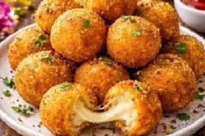 आज ही घर पर बनाएं टेस्टी सूजी चीज़ बॉल्स, चाय के साथ बढ़ाएं स्वाद