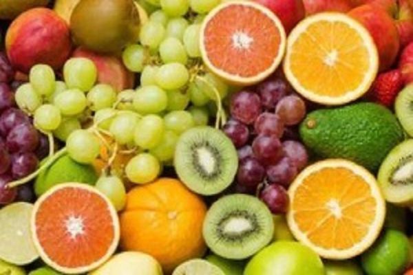 गर्मी में कौन से फल खाएं हाई यूरिक एसिड वाले मरीज