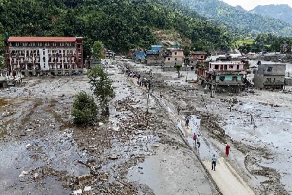 हिमनद फटने से आई नेपाल में आपदा