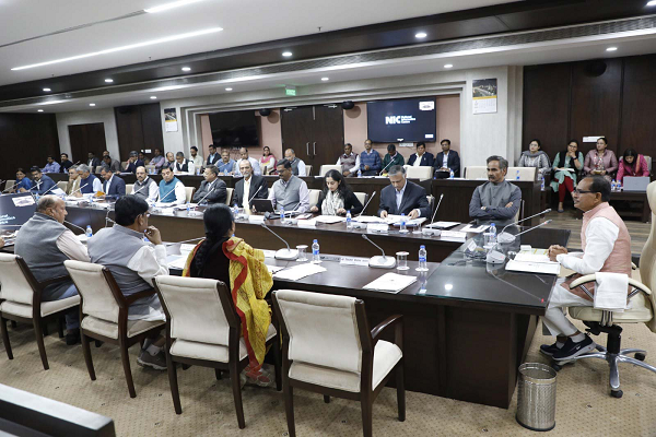 मध्यप्रदेश की प्राथमिकताओं के दृष्टिगत तैयार होगा बजट - मुख्यमंत्री श्री चौहान केन्द्रीय बजट 2023-24 पर विशेषज्ञों द्वारा प्रदेश के बजट के लिए दिया प्रस्तुतिकरण