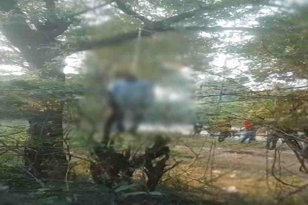 फांसी के फंदे पर झूला टीचर: पेड़ से लटका मिला शव, जेब में मिले सुसाइड नोट में लिखी चौंकाने वाली बात&hellip;