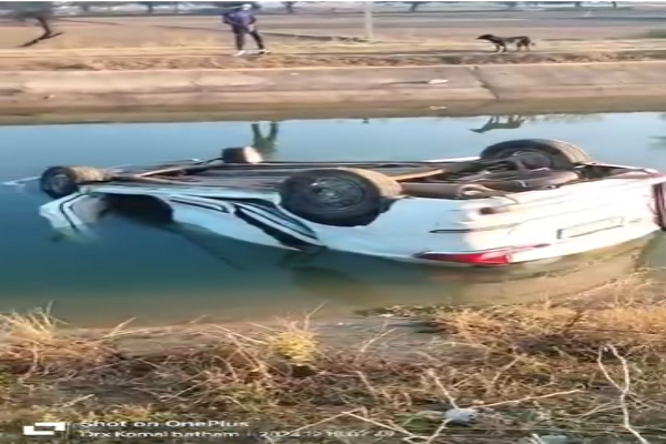 कोहरे के कारण दर्दनाक हादसाः नहर में कार गिरने से शिक्षक की मौत, दो घायल, सभी लोग गिर्राज जी की परिक्रमा करने निकले थे