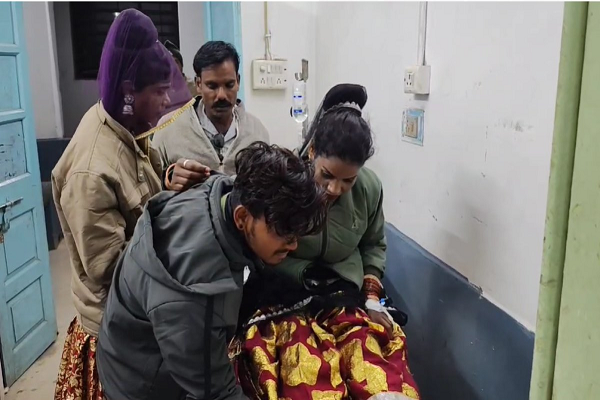 बर्थ-डे पार्टी में चली गोलियांः डांसर के पैर पर लगी गोली, विश्व हिन्दू परिषद के अध्यक्ष पर गोली चलाने के आरोप