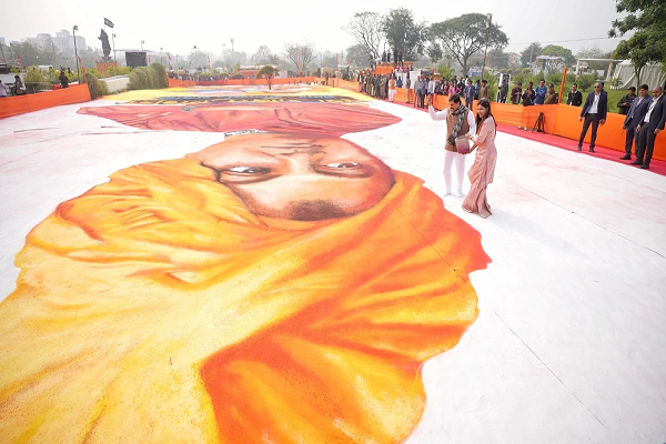 युवा दिवस पर मुख्यमंत्री डॉ. यादव ने किया स्वामी विवेकानंद पर बनी दुनिया की सबसे बड़ी 3-डी रंगोली का अनावरण