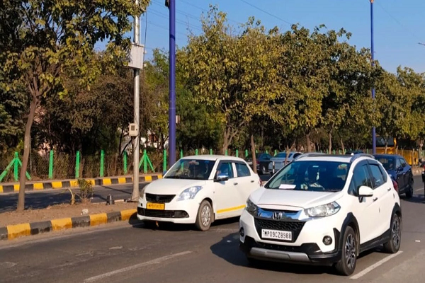 इंदौर में स्पीड से गाड़ी दौड़ाने वाले हो जाएं अलर्ट, 25 एंट्री-एग्जिट पाइंट पर लगेंगे हाईटेक कैमरे