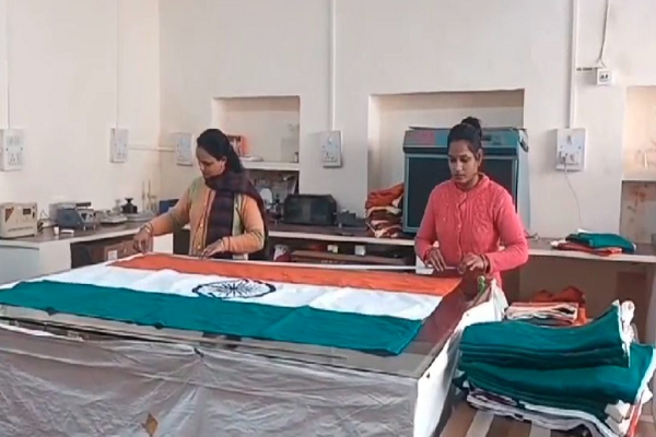 MP के इस शहर में बनता है ISI मार्क वाला खादी का तिरंगा, जानें क्या है इसकी खासियत