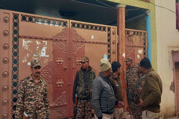 मुरैना में डेयरी कारोबारी के घर ईडी का छापा, बंद कमरों के ताले तोड़कर हो रही जांच