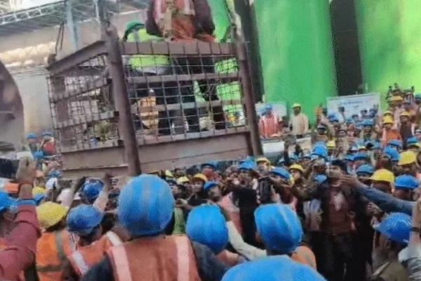 पन्ना जेके सीमेंट प्लांट में हादसा, निर्माणाधीन छत का स्लैब गिरा, 5 श्रमिकों की मौत, 30 घायल, एक लापता