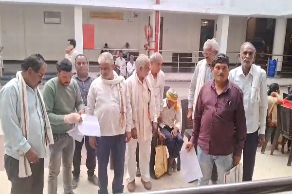 सिस्टम की मार, ग्रामीण बेहाल! गांव का नाम बदलने से शासकीय योजना से वंचित हुए लोग, इधर पंजीयन के लिए भटक रहा किसान