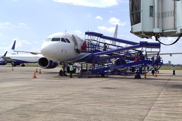  इंदौर से लखनऊ के लिए दो उड़ानों में एक होगी बंद, दूसरी का बदलेगा समय